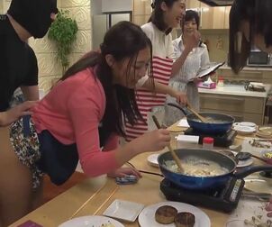 jav rump drill while cooking