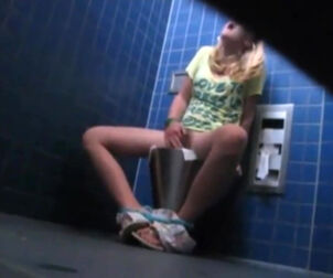 Inexperienced school coed jacking in the rest room and her